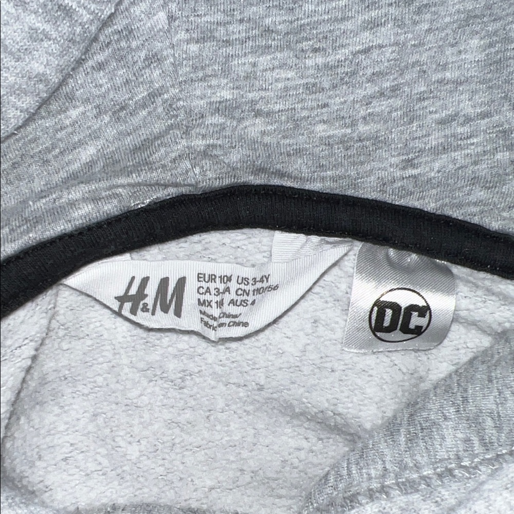 Reversible Superman and Batman Sequence Emblem H&M DC Light Gray Hoodie - Picture 5 of 9